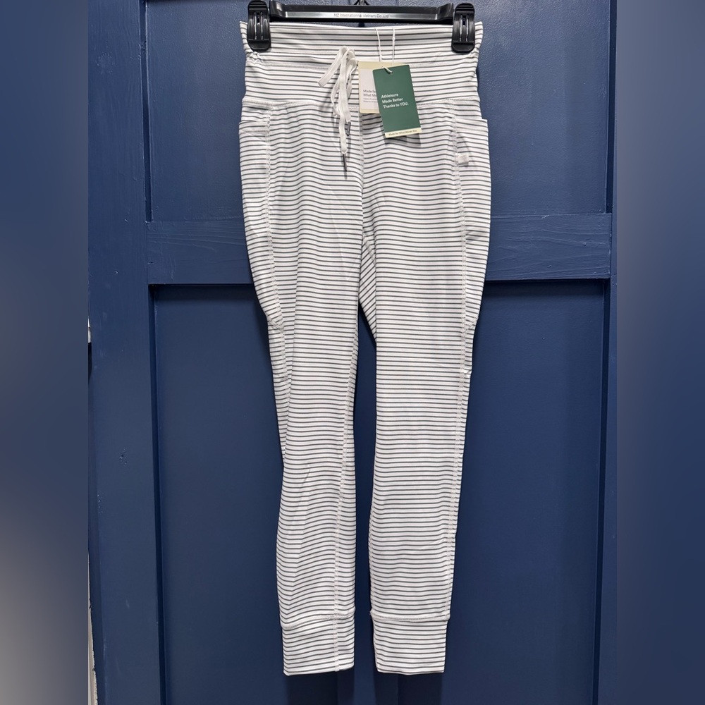HALARA Black and White Striped Pants